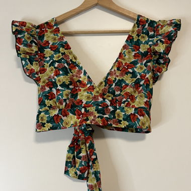 Floral gerafftes Crop-Top mit Rückenband