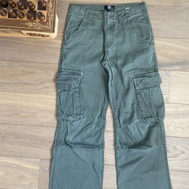 Pantaloni cargo verdi 152