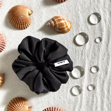 Scrunchie Nera - Fatto a Mano - Super Stilosа 