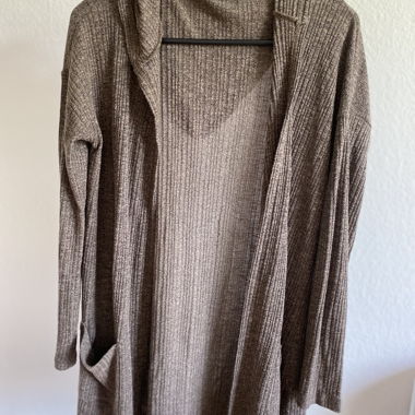 Langer grüner/grauer Cardigan