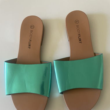 Mules neuves , taille 41
