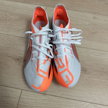 Football shoes 