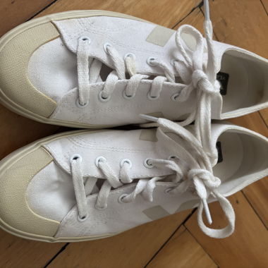 Weiße VEJA Sneaker