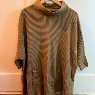 Top poncho en maille H&M olive à manches courtes