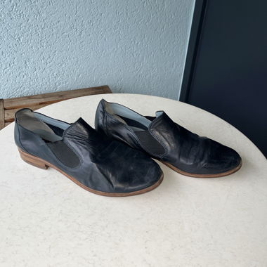 Pantofole in pelle blu scuro