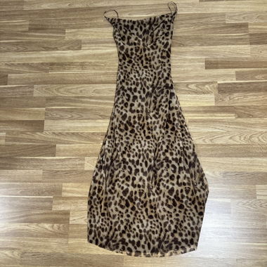 Abito leopardato con spalline sottili