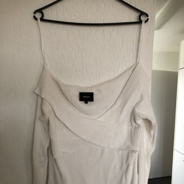 Off shoulder