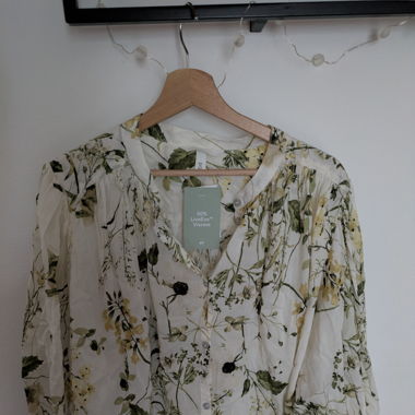 Blouse blanche fleurie