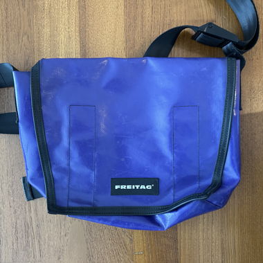 Borsa Freitag viola