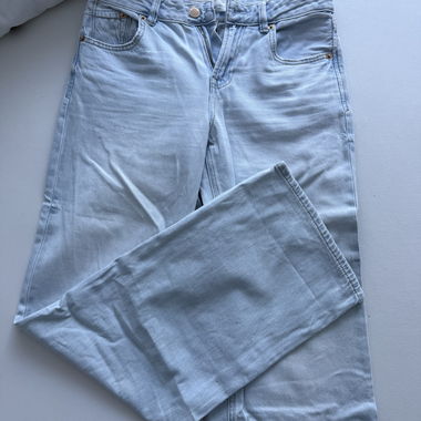 Light-wash Jeans, wide fit, low waist