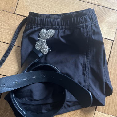 Costume da bagno e cintura 
