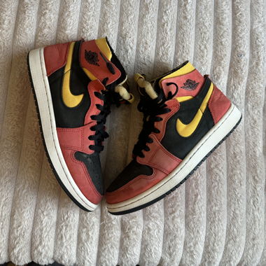 Air Jordan 1 High black red 