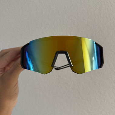 Occhiali da sole sportivi