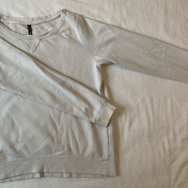 Weisser Sweatshirt