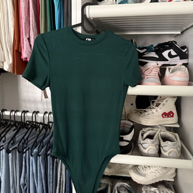 Body verde a maniche corte