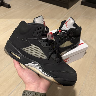 Nike Air Jordan 5 Retro Sneakers