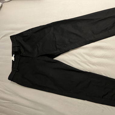 Stoffhose schwarz mit seitlichem Reisverschluss