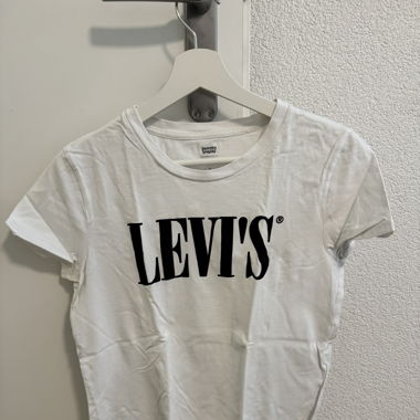 Levis Tshirt M