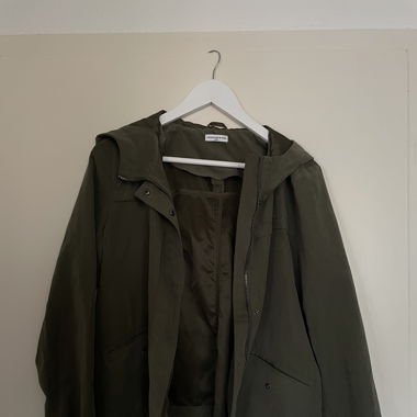 Grüne Übergangsjacke