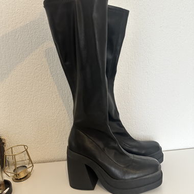 Schwarze Platform-Kniehohe Boots