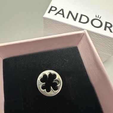 Pendentif Pandora