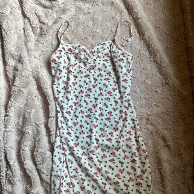 Geblümtes sommerkleid