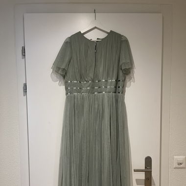 Mintgrünes Festkleid