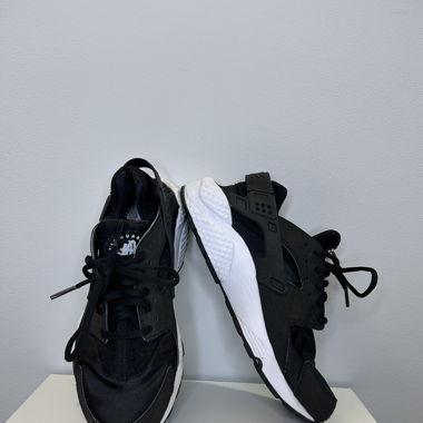 Huarache Sneaker