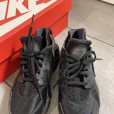 WMNS AIR HUARACHE RUN GR. 38.5