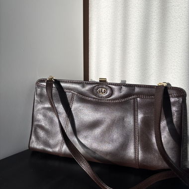 Sac à main en cuir brun