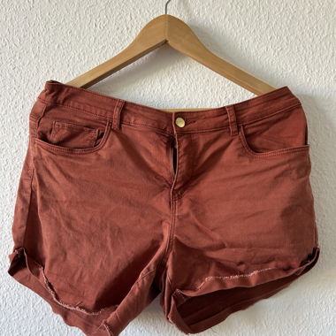 Pantaloncini da donna rossi Gr. 42