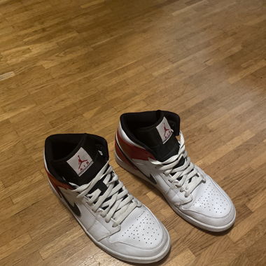 Jordan air 1 mid. Dispo sur Genève