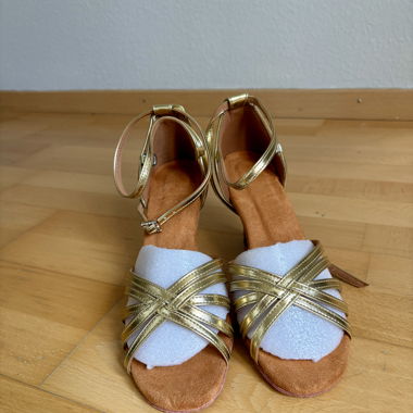 Sandales de danse dorées