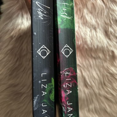Ensemble de livres, Vibe and Hush