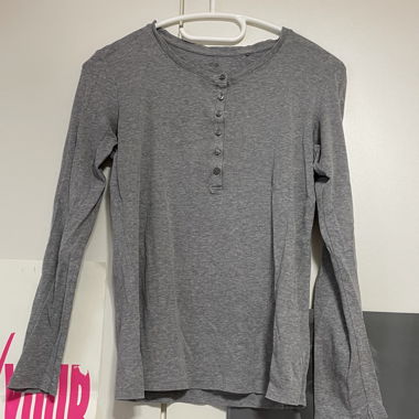 grey longsleeve