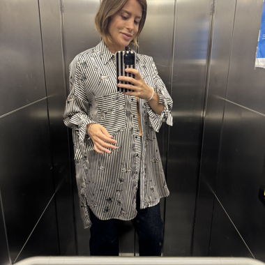 Long vertical stripped shirt 