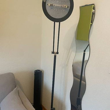 Design-Spiegel-Stehlampe