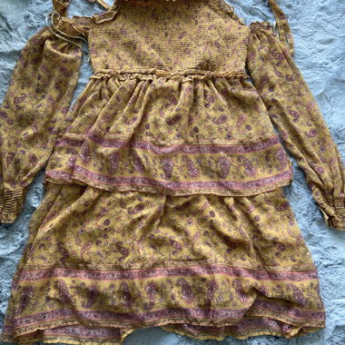 Bellissimo vestito giallo, floreale