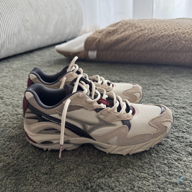 Mizuno Wave Rider 10 Running Sneakers