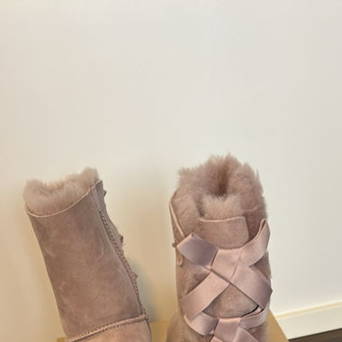 Uggs  in flieder Gr. 36