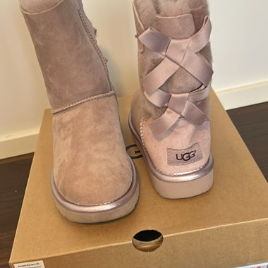 Uggs  in flieder Gr. 36
