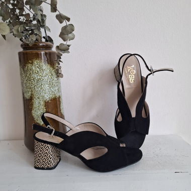 Open toe sandals