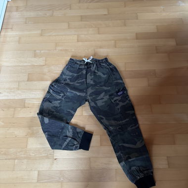 Jeans with elastic waistband