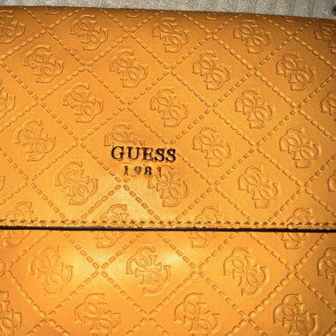 Borsa a tracolla Guess gialla