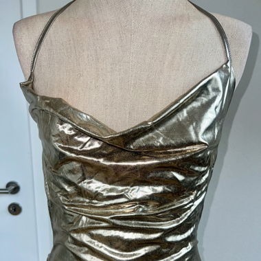 Robe dorée