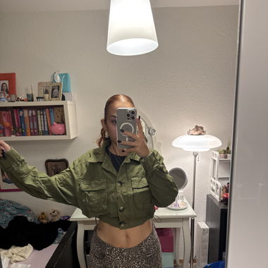 Short baggy jacket