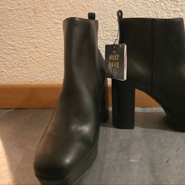 Bottines noires Bershka 37