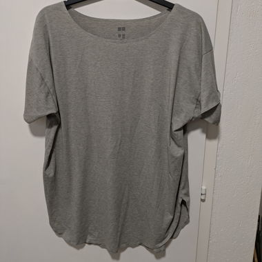 T-shirt sport gris UNIQLO