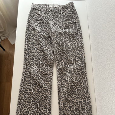 Stradivarius straight Jeans -Leomuster