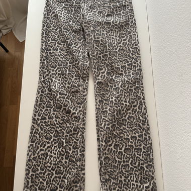 Stradivarius straight Jeans -Leomuster
